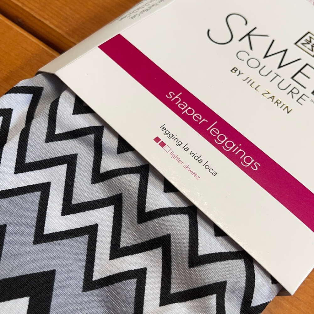 NEW Skweez Couture leggings
